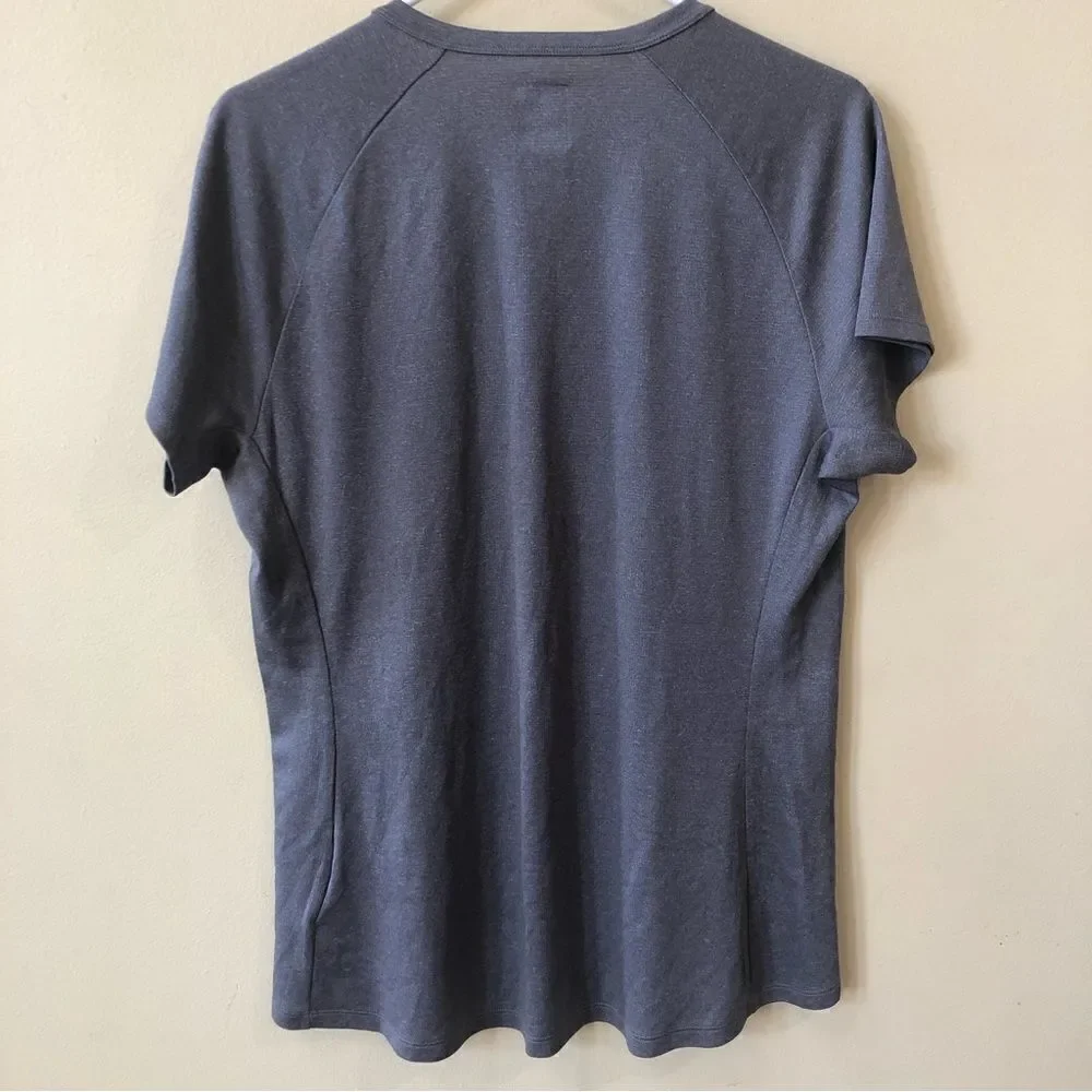 North Face Dri-Fit T-Shirt - Picture 3 of 4